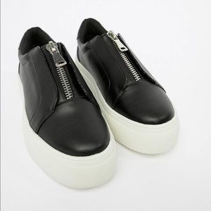 Zipper Platform Black Sneakers 8 1/2